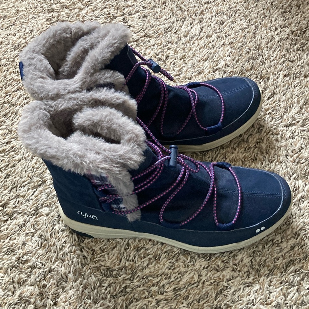 RYKA Aubonne Outdoor Winter Boot Blue Grey Pink 
Size 9W LIKE NEW